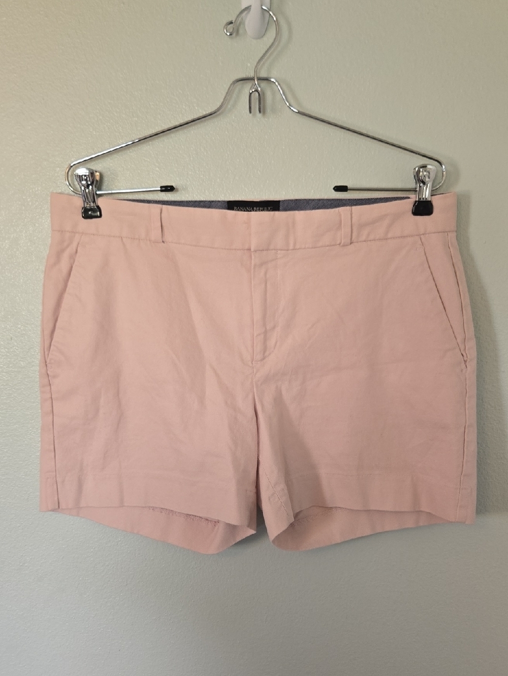 Banana Republic | Light Pink Chino 4.5" Shorts Size 8